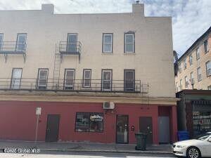 Building Photo - 300 Ontario St Unit 2 fl