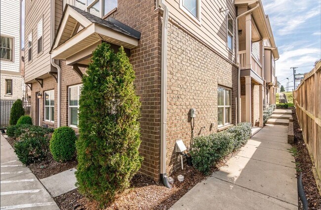 Building Photo - Belmont/ 12th South