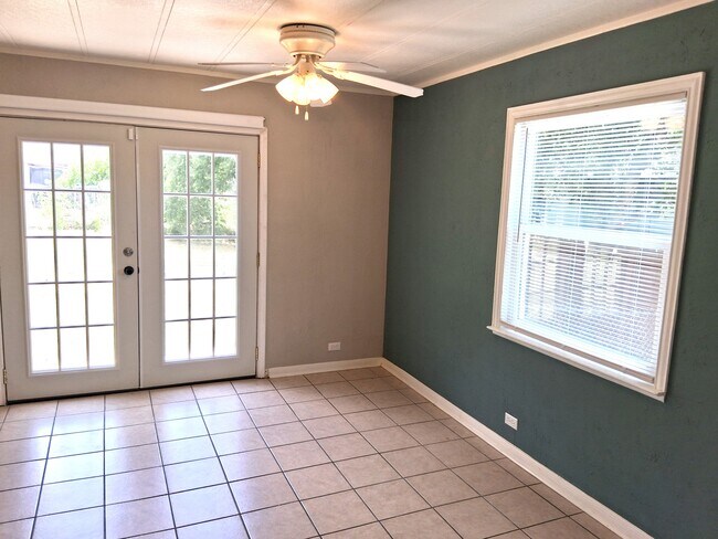 Photo - 1109 Elyse Dr