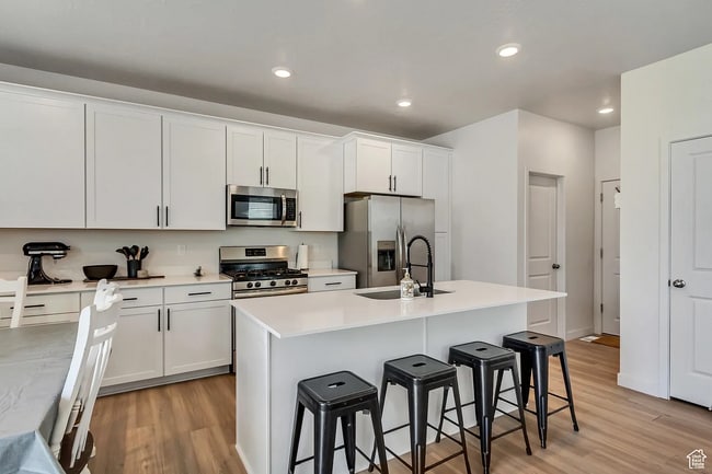 Photo - 2003 Red Yearling Dr