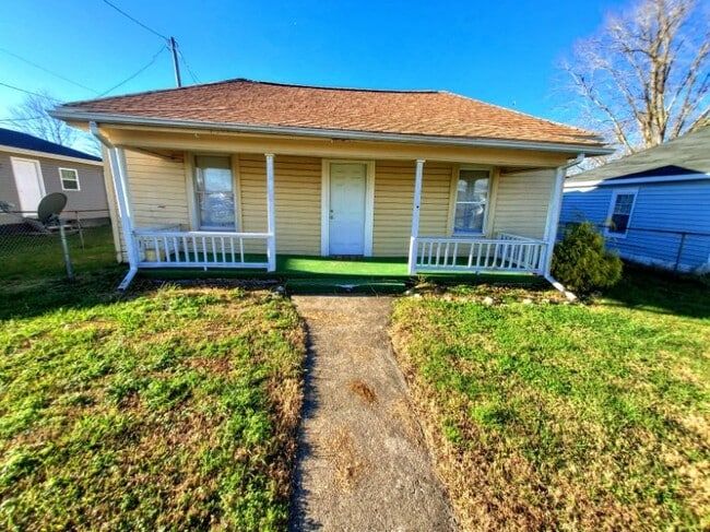 Photo - 1730 Park St