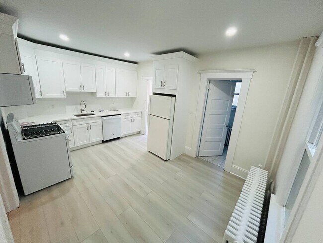 Photo - 133 Berry Hill Rd Unit 3