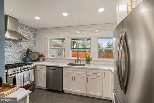 Photo - 6608 Cornell Dr