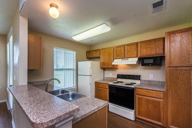 Building Photo - 13031 Pk Xing Dr Unit 3204 Rental