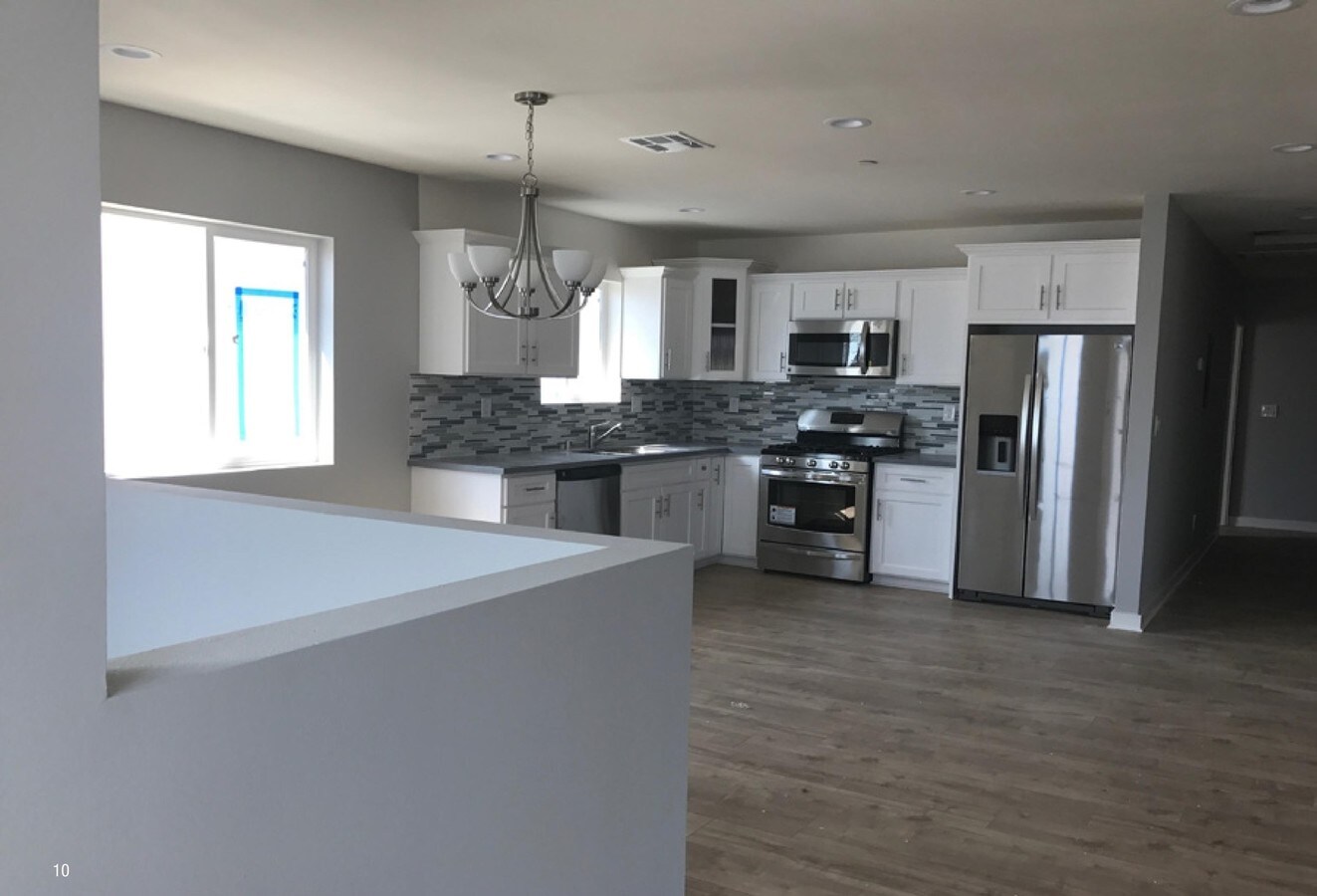 Cocina - 5235-5237 Virginia Ave