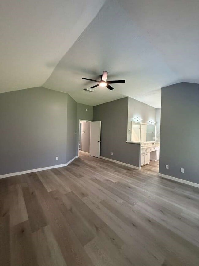Photo - 1019 Western Springs Dr