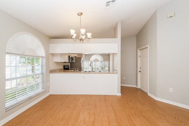 Photo - 7741 Barclay Rd