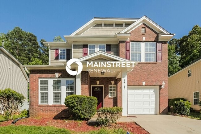 Building Photo - 4 Bedroom Pet-Friendly Home in Charlotte, NC with Main Street Renewal