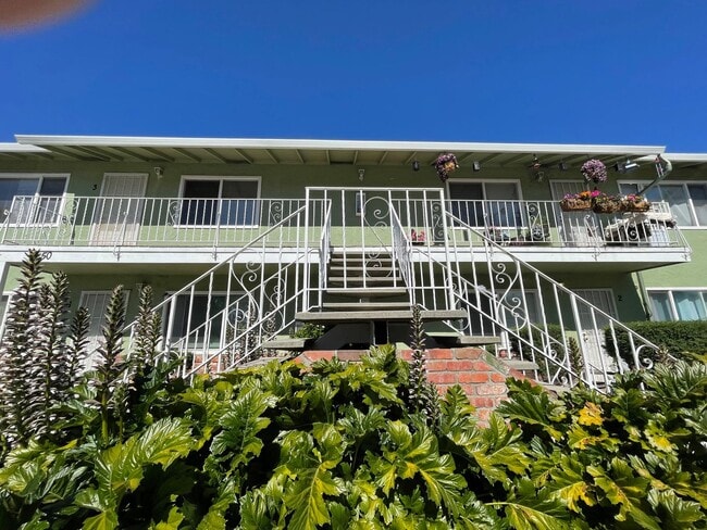 Unit 3 - Condo Unit 3 Unit TOMASINA 2250 #3