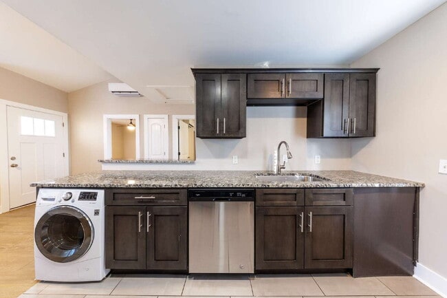 Photo - Renovated 2 Bed in Elizabeth Park for Lease!