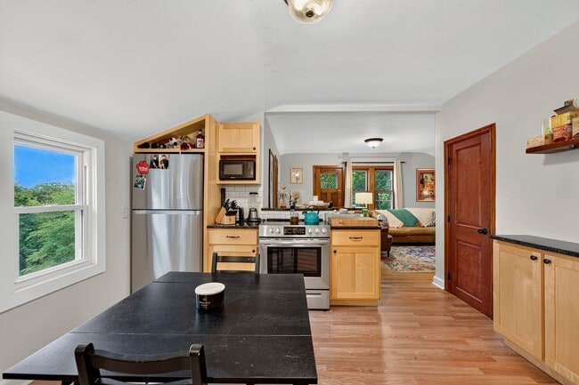 1424 N 70th St Unit 1424 N 70th St Wauwatosa, Wisconsin 53213