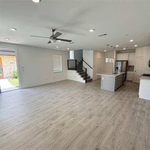 Photo - 870 Cavitt Ct