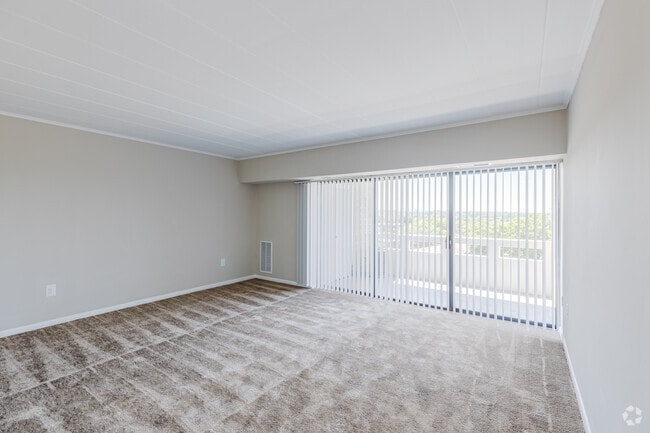 3BR, 2BA - 1,370SF - Bedroom - Carriage Park Apartments