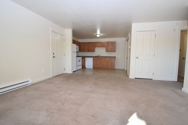 Photo - Beautiful 2BR/1Bath Unit. Centrally Located. Washer/Dryer in unit! Unit 21