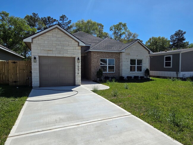 Photo - 16276 Jeet St