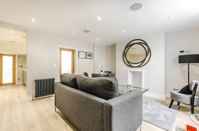 Photo - Furnished 1B private units with parking an... Unit Apt 3