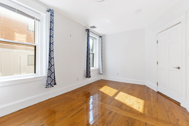 Photo - 46 Cameron St