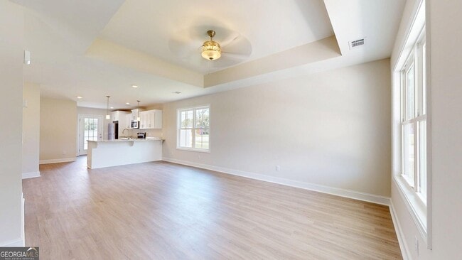 2 Roundtree St