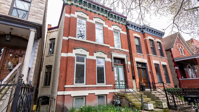 Building Photo - 1251 N Hoyne Ave Rental