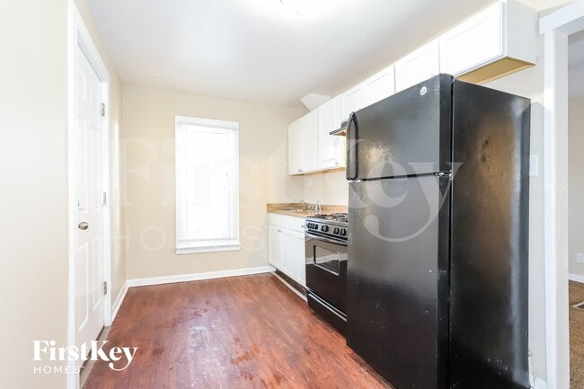 2901 Ezekiel Ave