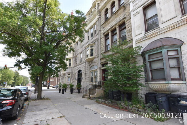 Building Photo - Lovely top floor 1BR Unit 4C Rental