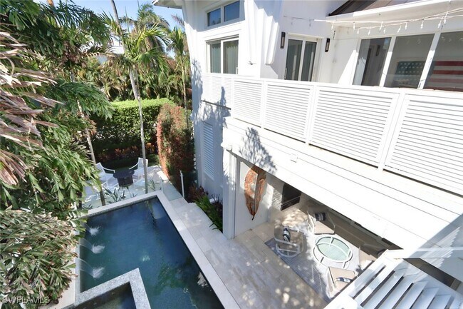 Photo - 675 2nd St S