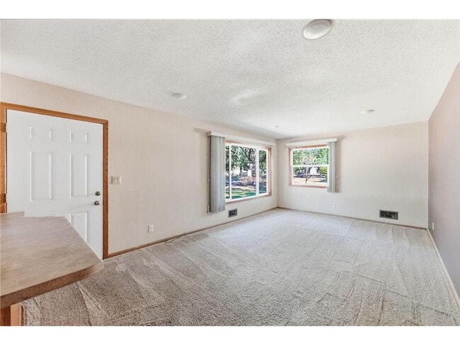 80 Woodhill Rd