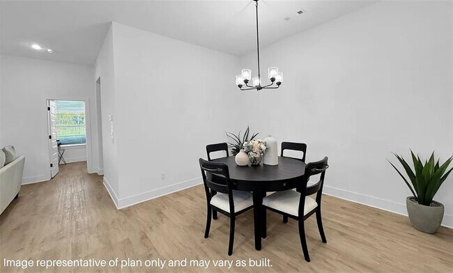 Photo - 2431 Longfellow Dr