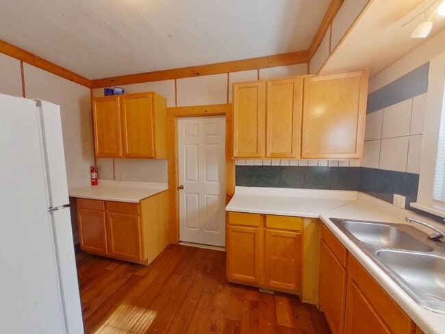 Photo - 322 N Spruce St Unidad Front