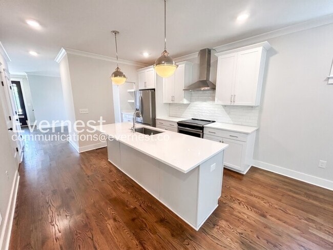 Photo - 2146 Burns St