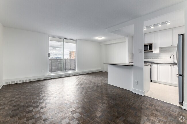 2BR, 1BA - 854SF - Living Room