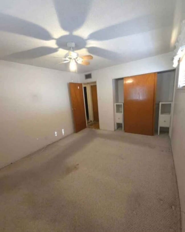 Building Photo - 10116 Chezelle Dr Unit Room for rent