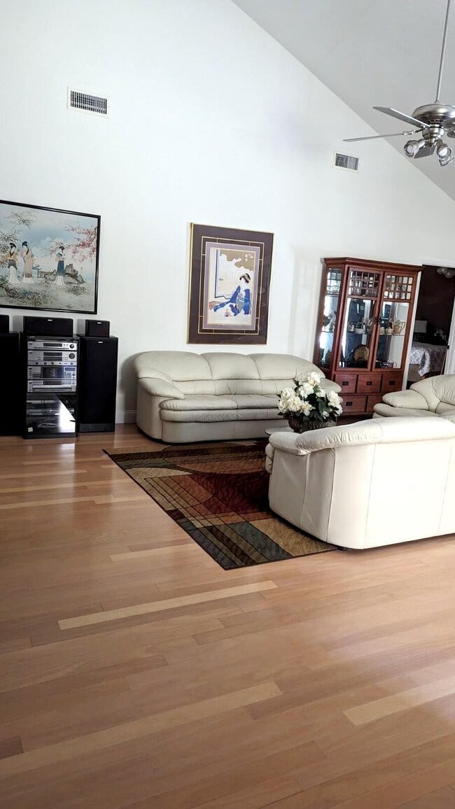 Photo - 100 Cape Pointe Cir