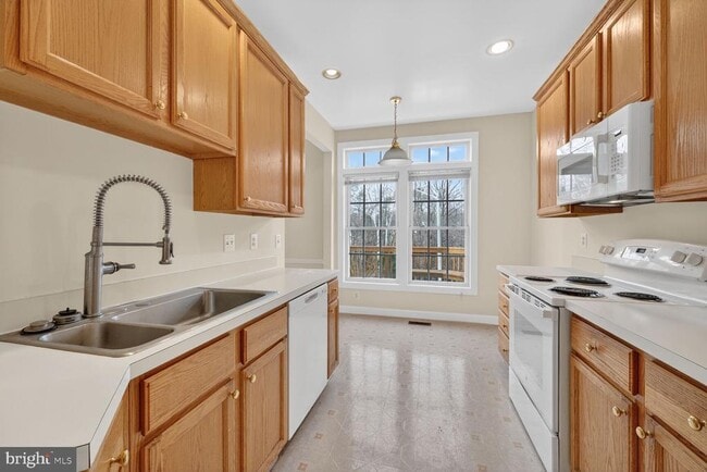 Photo - 6652 Debra Lu Way