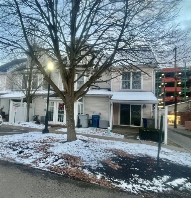 Photo - 221 W Center St