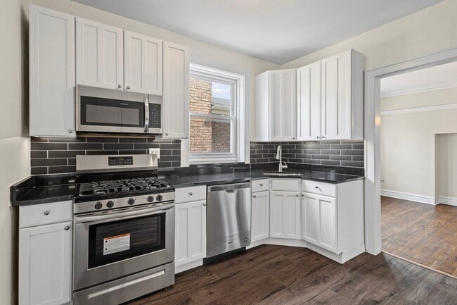 Photo - 2712 W Winnemac Ave