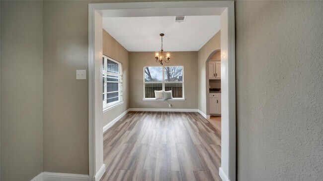 Photo - 8214 Peekskill Ln