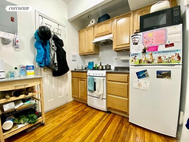 Photo - 239 W 100th St
