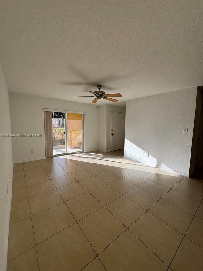 Photo - 875 Riverside Dr Unit 713