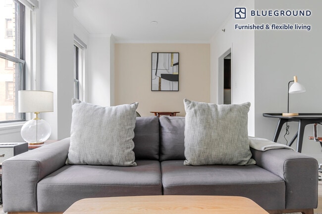 Photo - 200 E Chestnut St Unidad FL9-ID1390