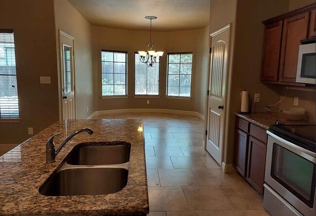 Photo - 704 Darlington Dr