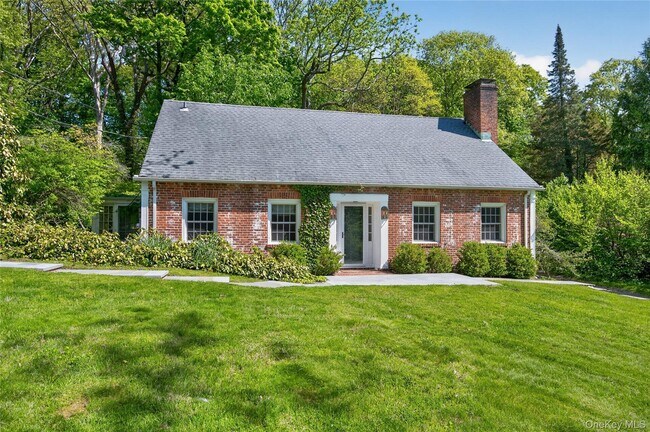 Photo - 490 Duck Pond Rd