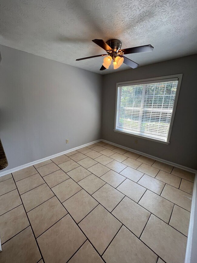 Pet Friendly fenced Duplex in Auburn for r... Rental House Rental in Auburn, AL