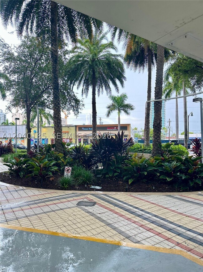 7135 Collins Ave Unit 1523