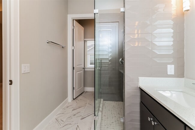 Photo - 5107 Royal Heath Dr