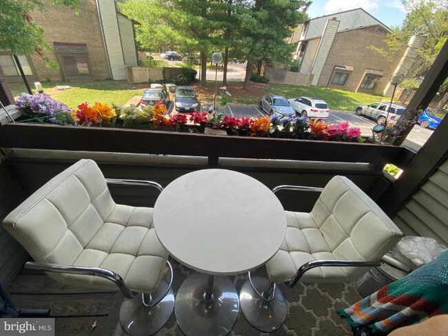 12 Fifeshire Ct