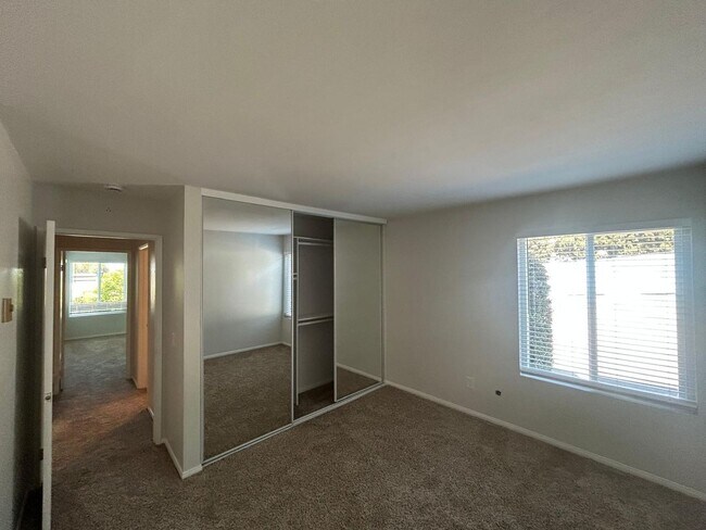 8026 Linda Vista Rd