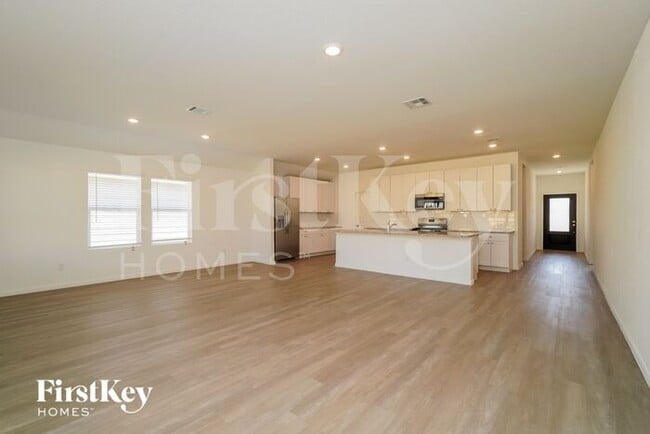 Photo - 10639 Erinita Way