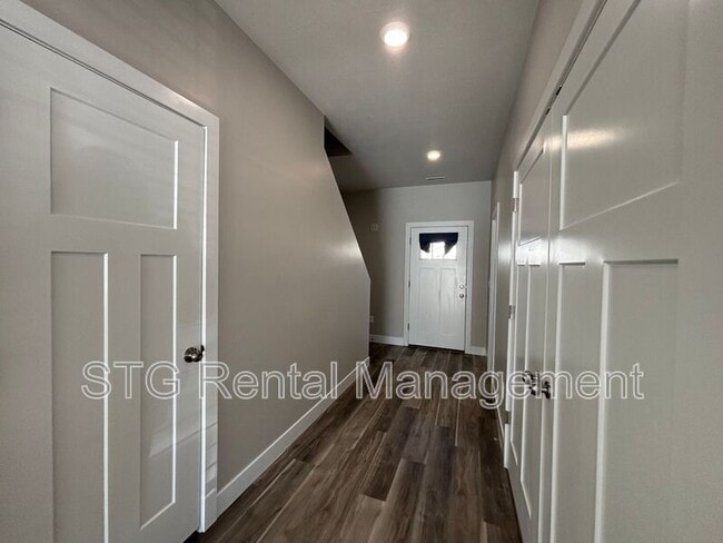 Photo - 1509 W Topaz Dr Unit #C