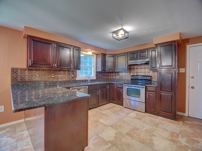 Photo - 520 Patricia Ct